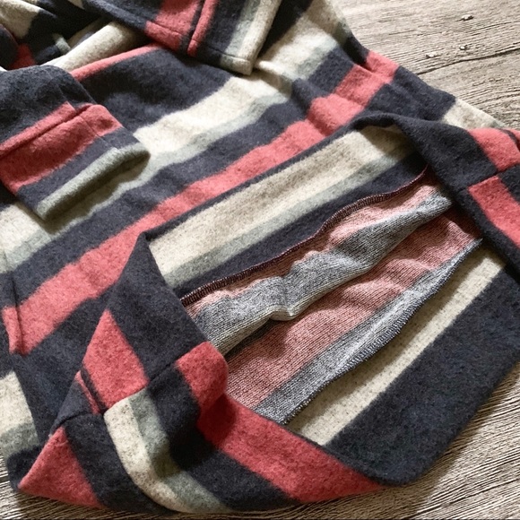 Striped Long Sleeve Belted Dress - Picture 7 of 8